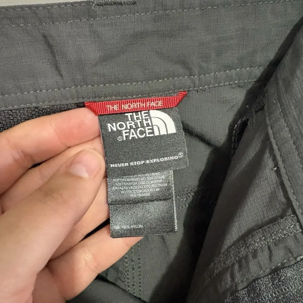 The North Face Shorts Mens 36 Black Nylon Hiking Quick Dry Cargo Zip Pocket